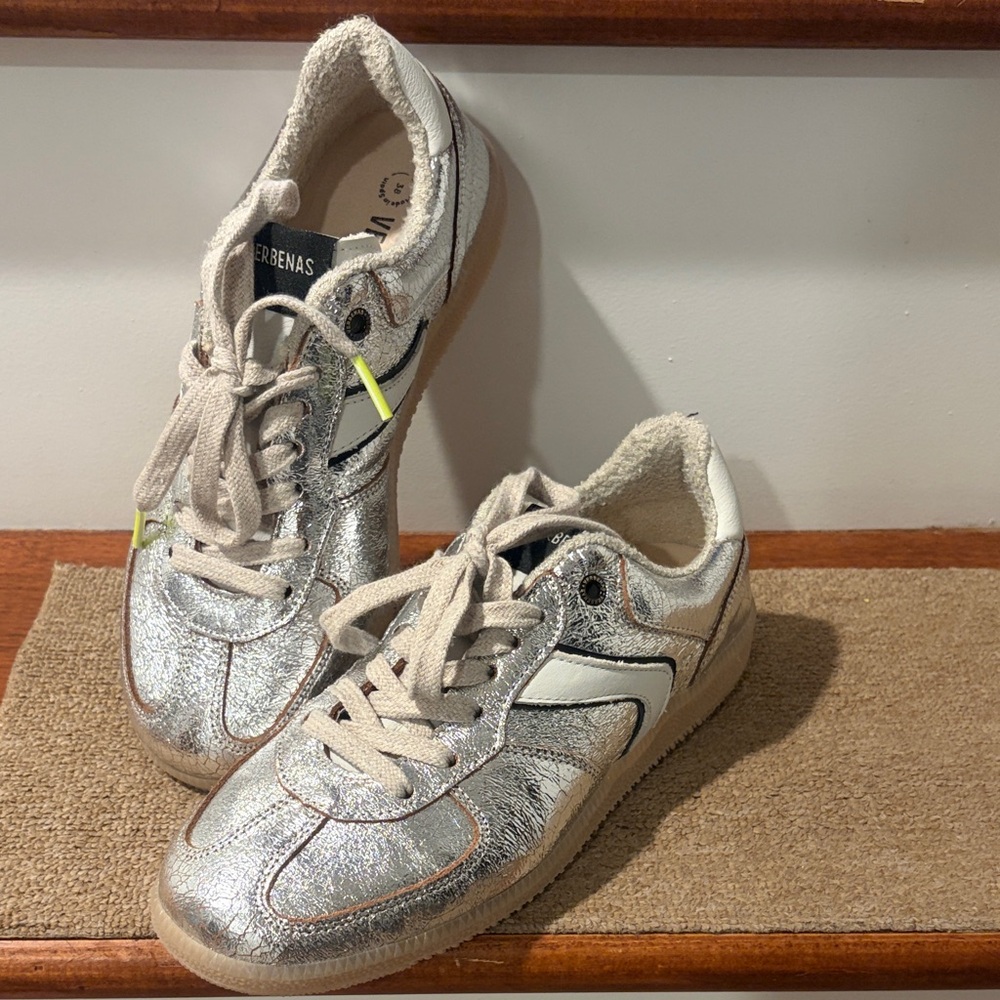 Verbenas Metallic Sneakers